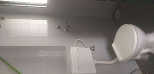 Bathroom in 1 BHK Apartment at Highland Pearl, Thane West – for Rent