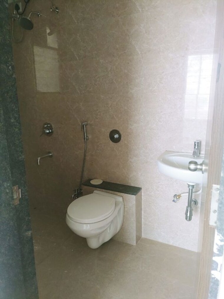 Bathroom, suyog-padmavati-hills 3 Bedroom 1500 Sq.Ft. Apartment In Bavdhan Pune 10289306