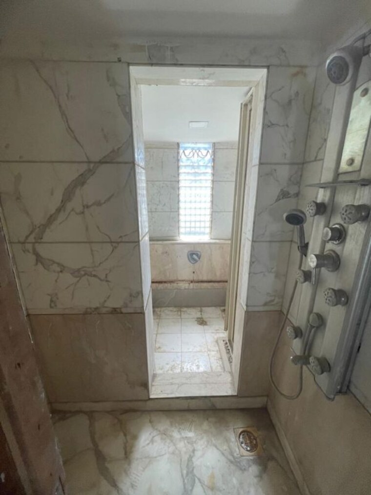 Bathroom, santacruz west 2 Bedroom 700 Sq.Ft. Apartment In Santacruz West Mumbai 10289298