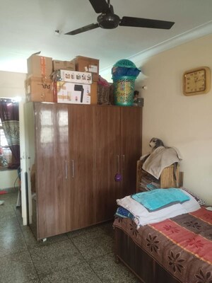 Bedroom in 3 BHK Builder Floor at Sector 14 – for Rent