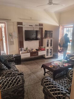 3 BHK + Pooja Room Builder Floor For Rent in Sector 14