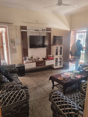 3 BHK Builder Floor For Rent in Sector 14