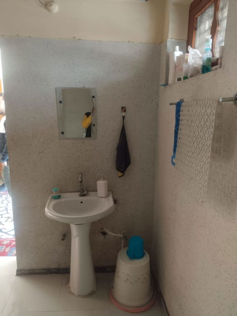 Bathroom, sector 14 3 Bedroom 2200 Sq.Ft. Builder Floor In Sector 14 Sonipat 10289332