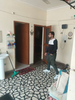 Bedroom in 3 BHK Builder Floor at Sector 14 – for Rent