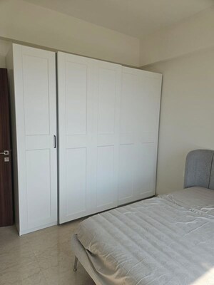 Room in 4 BHK Apartment at Piramal Mahalaxmi, Mahalaxmi – for Rent