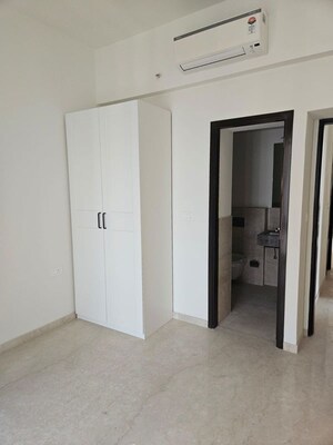 Room in 4 BHK Apartment at Piramal Mahalaxmi, Mahalaxmi – for Rent