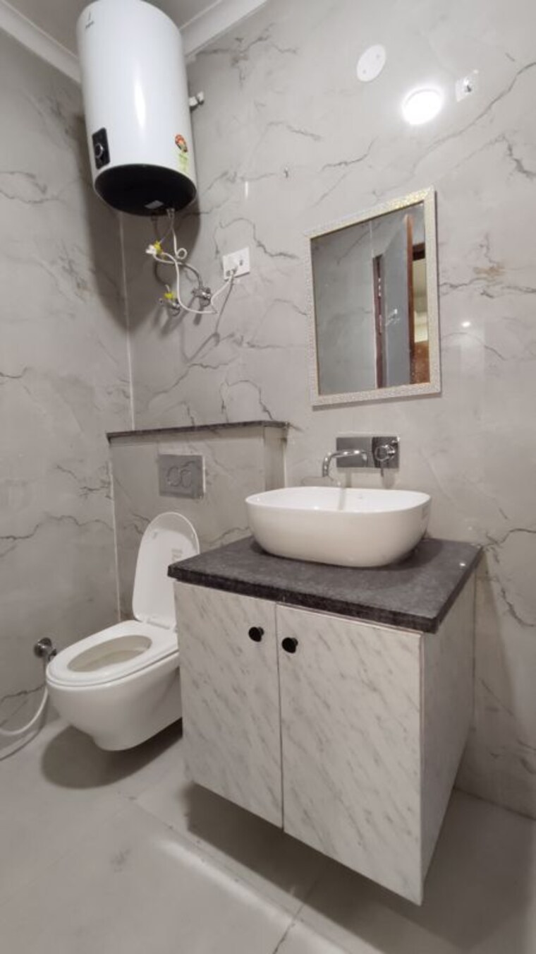 Bathroom, saket 3 Bedroom 150 Sq.Ft. Apartment In Saket Delhi 10289414
