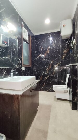 Team Area in 4 BHK Builder Floor at Saket – for Rent