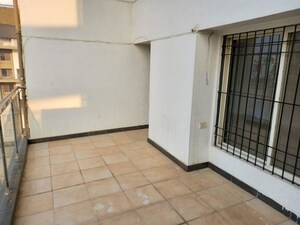 Room in 3 BHK Apartment at Abhay Atharva Bliss, Bavdhan – for Rent