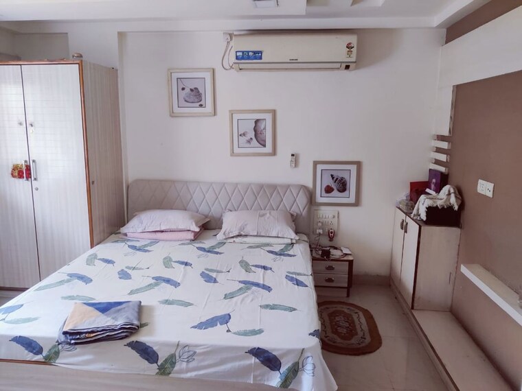 Room, ujwal nagar 4 Bedroom 1800 Sq.Ft. Apartment In Ujwal Nagar Nagpur 10289795