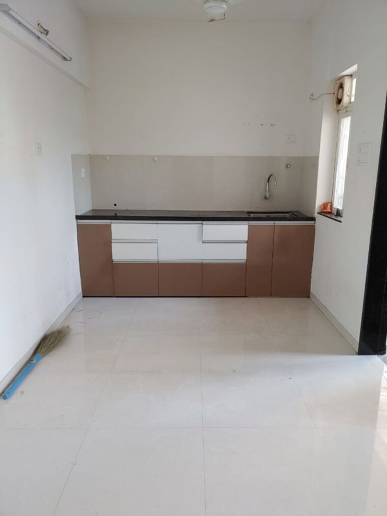 Bathroom, puranik-abitante 2 Bedroom 1000 Sq.Ft. Apartment In Bavdhan Pune 10289811