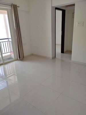 Room in 2 BHK Apartment at Puranik Abitante, Bavdhan – for Rent