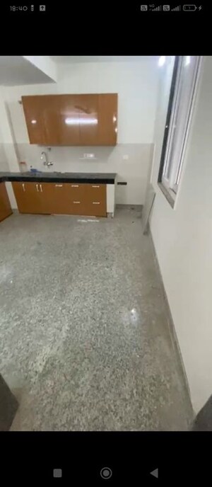 Furnished Amenities in 1 BHK Apartment at Unitech Greenwood City Apartment, Sector 45 – for Rent