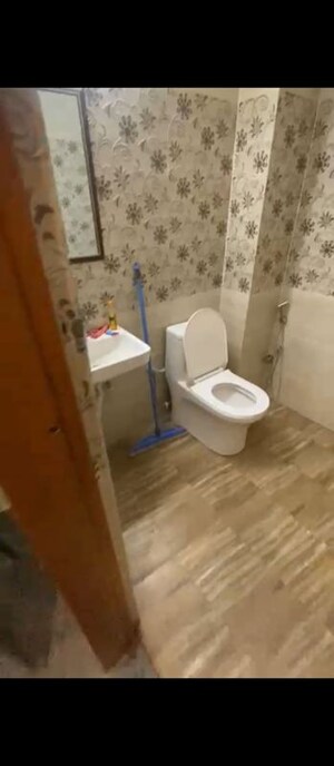 Bathroom in 1 BHK Apartment at Unitech Greenwood City Apartment, Sector 45 – for Rent