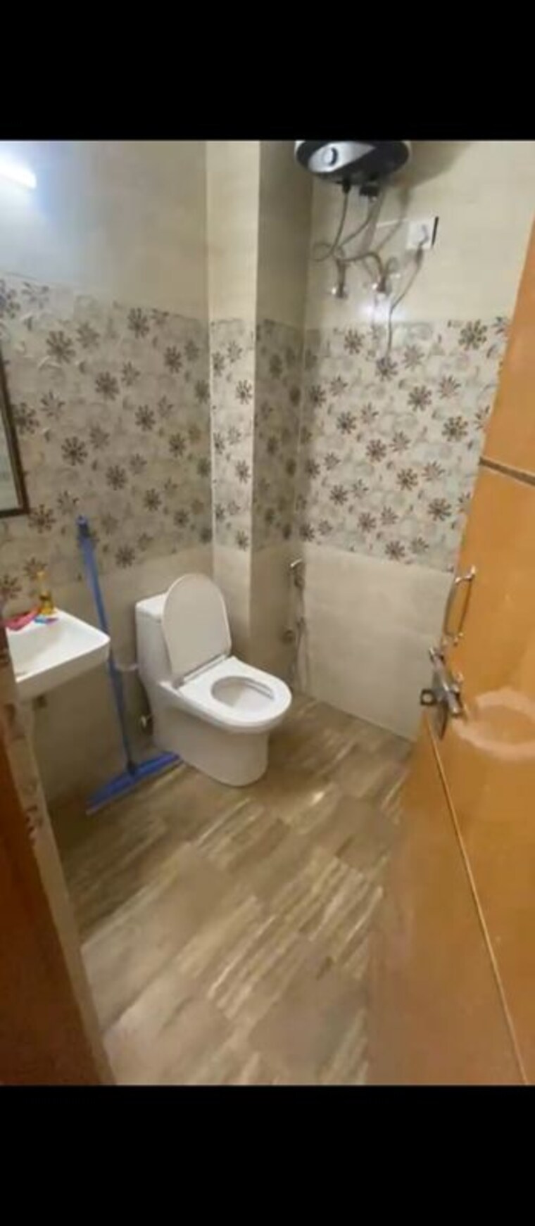 Bathroom, unitech-greenwood-city-apartment 1 Bedroom 215 Sq.Ft. Apartment In Sector 45 Gurgaon 10289959