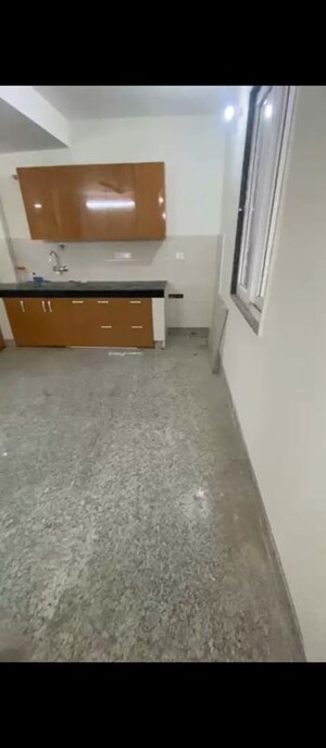 1 BHK Apartment For Rent in Unitech Greenwood City Apartment, Sector 45