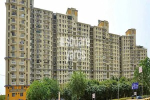 4 BHK Apartment For Sale in DLF Belvedere Towers, Sector 24