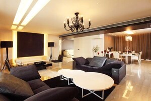 Living Room in 4 BHK Apartment at Salcon The Verandas, Sector 54 – for Sale