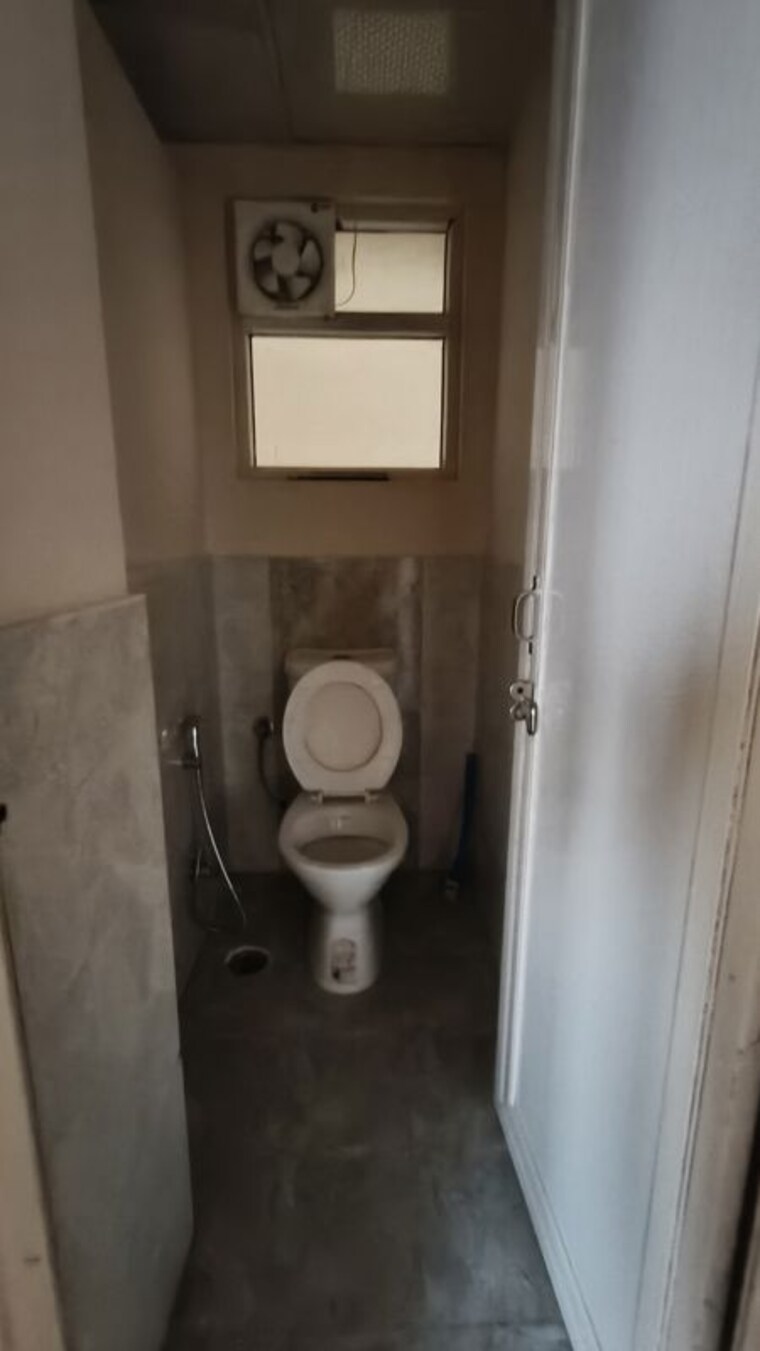 Bathroom, tulip-lemon 2 Bedroom 477 Sq.Ft. Apartment In Sector 69 Gurgaon 10290224