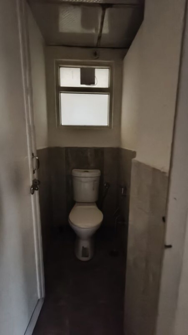 Bathroom, tulip-lemon 2 Bedroom 488 Sq.Ft. Apartment In Sector 69 Gurgaon 10290247