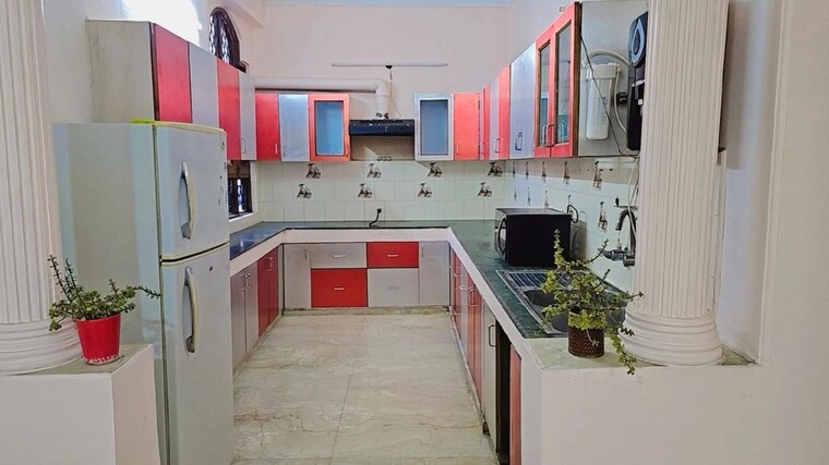 Kitchen, ansal-time-square 3 Bedroom 300 Sq.Yd. Builder Floor In Sector 43 Gurgaon 10290249