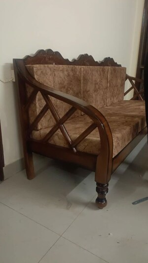 Staircase in 3 BHK Builder Floor at Ansal Time Square, Sector 43 – for Rent