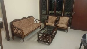 Living Room in 3 BHK Builder Floor at Ansal Time Square, Sector 43 – for Rent