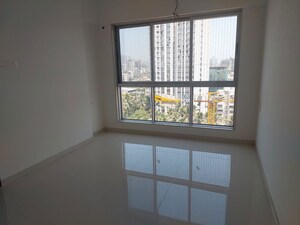 Room in 2 BHK Apartment at Kingston Classic, Malad West – for Rent