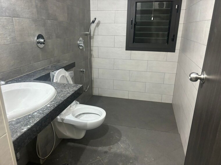 Bathroom, sobha-manhattan-towers-town-park 3 Bedroom 1500 Sq.Ft. Apartment In Hosur Road Bangalore 10290301