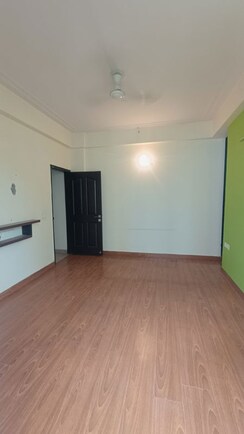 4 BHK + Servant Room Apartment For Rent in Parx Laureate