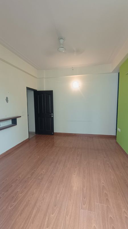 4 BHK + Servant Room Apartment For Rent in Parx Laureate