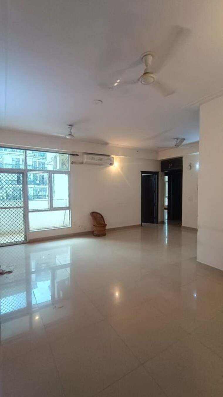 Hall, parx-laureate 4 Bedroom 4875 Sq.Ft. Apartment In Sector 108 Noida 10290323