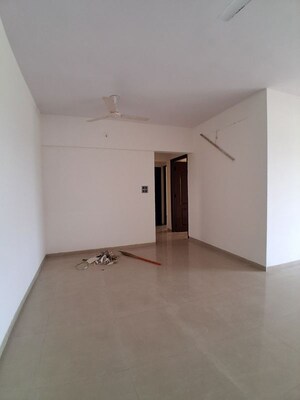 Room in 2 BHK Apartment at Sai Tharwanis Heights, Sanpada – for Rent