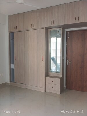 Room in 2 BHK Apartment at Bedarwals Sixty Three Golf Drive, Sector 63 – for Rent