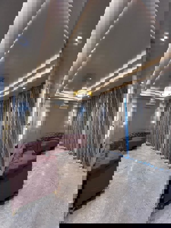 3 BHK 263 Sq.Yd. Builder Floor in Empire Floors