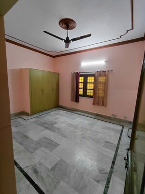Room in 3 BHK Independent House at Gms Road – for Rent