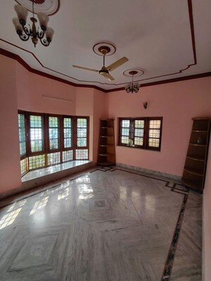 Room in 3 BHK Independent House at Gms Road – for Rent