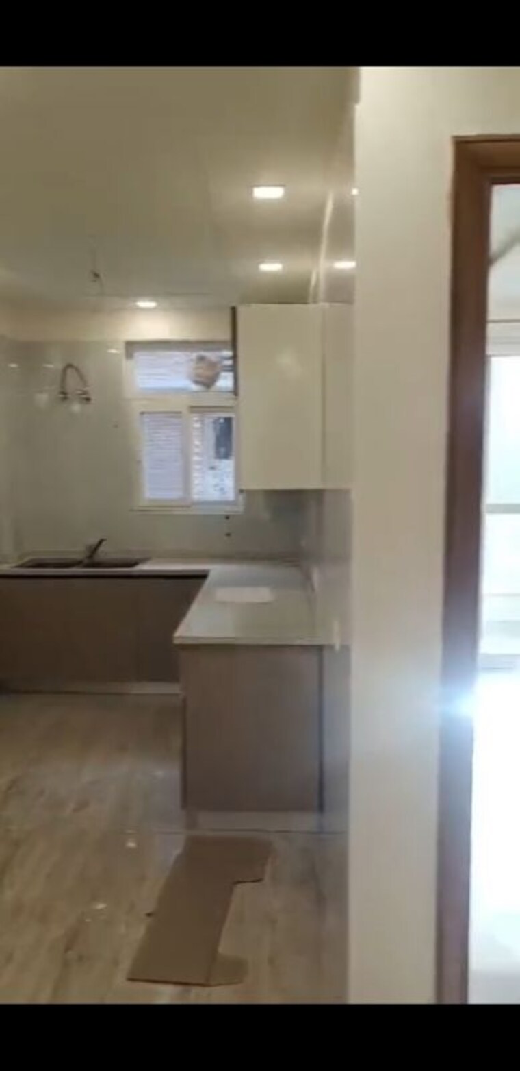 Kitchen, puri-kohinoor 3 Bedroom 165 Sq.Yd. Builder Floor In Sector 89 Faridabad 10290393