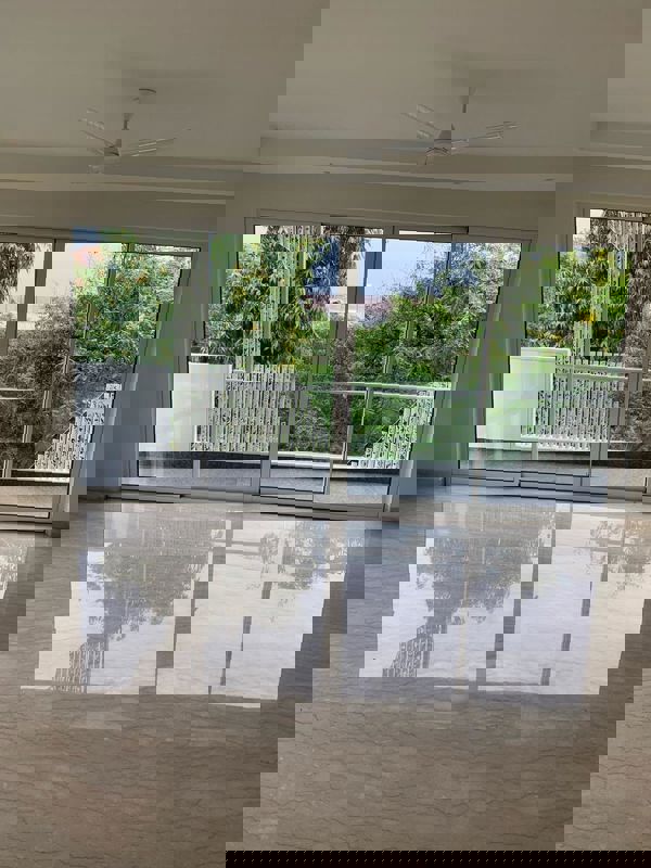 Room in 4 BHK Builder Floor at Safdarjung Enclave – for Sale