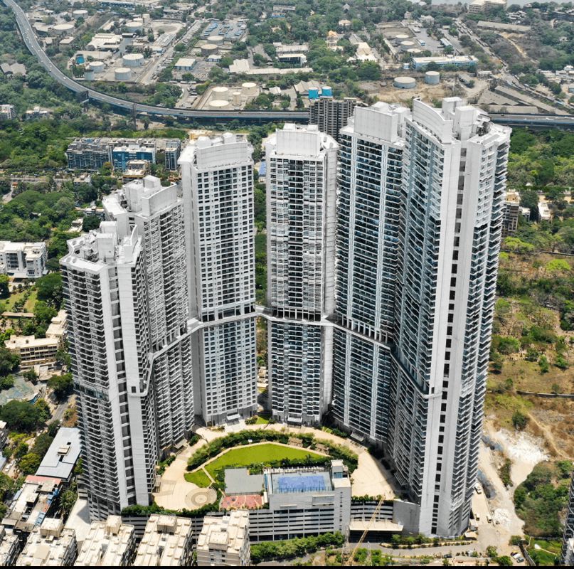 2 BHK Apartment For Sale in L&T Crescent Bay T2