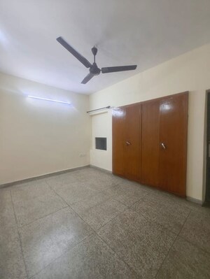 Room in 1 BHK Builder Floor at RWA Apartments Sector 41, Sector 41 – for Rent