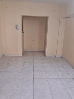 Room in 2 BHK Apartment at Mahesh Paradise, Aundh – for Rent