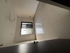 2 BHK Apartment – Entrance View at Aasamanta Sandesh CHS, Jay Prakash Nagar - for Rent