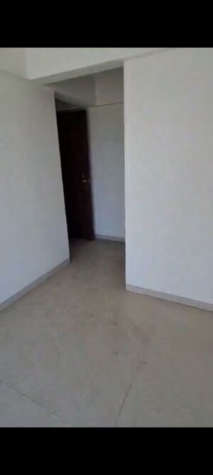 Room in 2 BHK Apartment at Nehru Nagar – for Rent