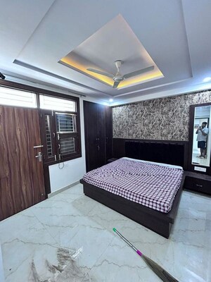 Bedroom in 4 BHK Apartment at Aastha Appartment, Mansarovar – for Rent