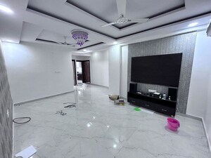 Parking in 4 BHK Apartment at Aastha Appartment, Mansarovar – for Rent