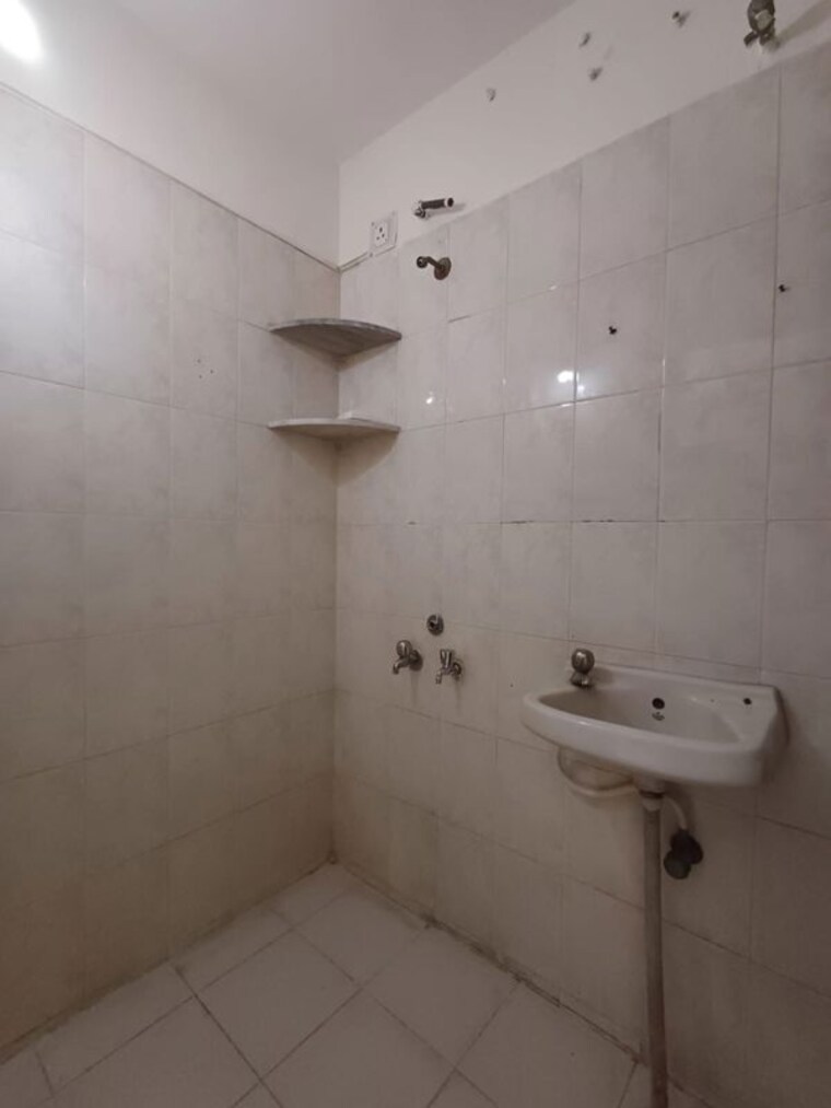Bathroom, dnv-elite-gardens 2 Bedroom 1000 Sq.Ft. Apartment In Aundh Pune 10290587