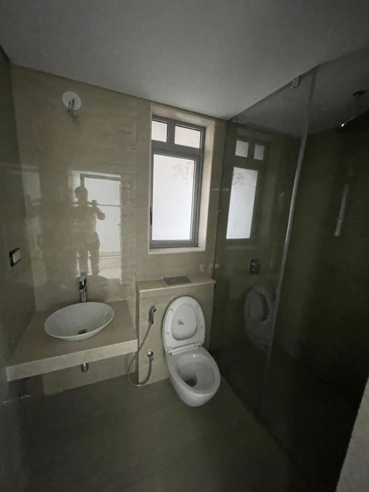 Bathroom, oberoi-sky-city 3 Bedroom 1073 Sq.Ft. Apartment In Borivali East Mumbai 10290597