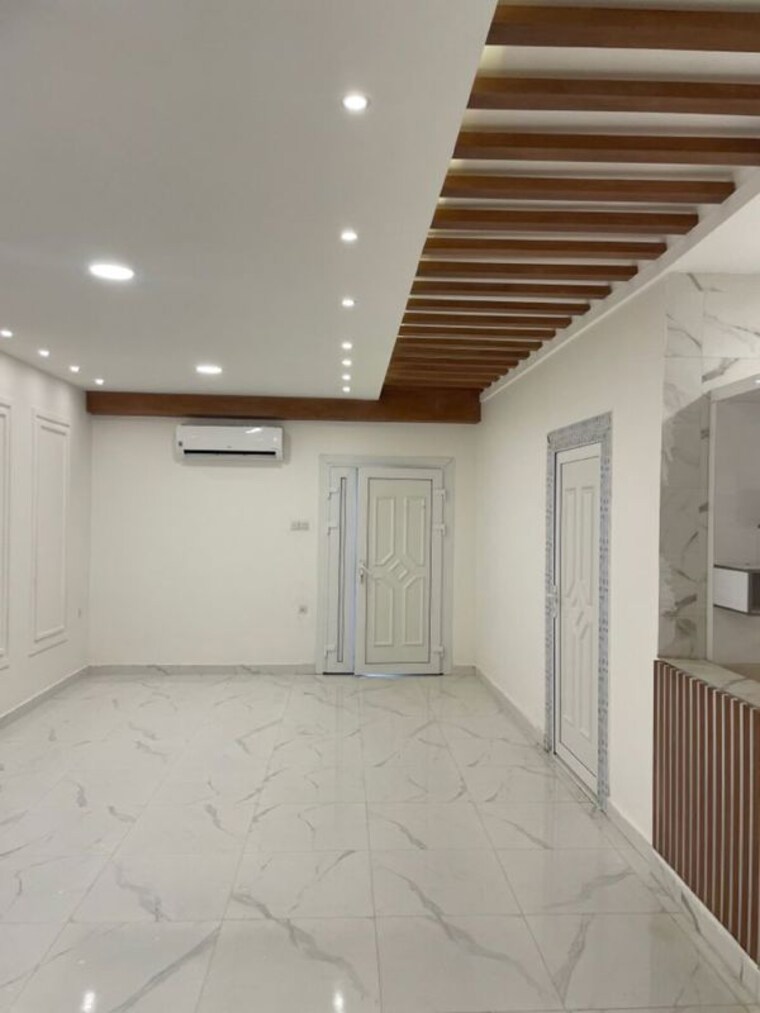Hall, lok vihar 6+ Bedroom 5400 Sq.Ft. Builder Floor In Lok Vihar Delhi 10290593