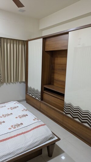 Room in 3 BHK Apartment at Manav Ajanta Sampann, Navrangpura – for Rent